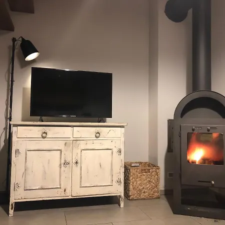 Pod Lasem Погожелица