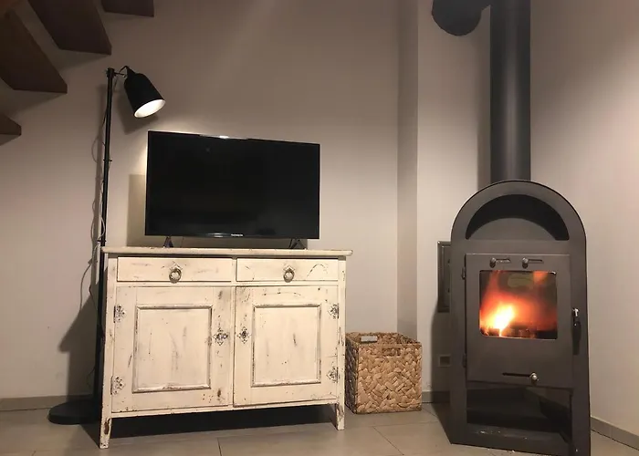 Pod Lasem Pogorzelica (Gmina Rewal)